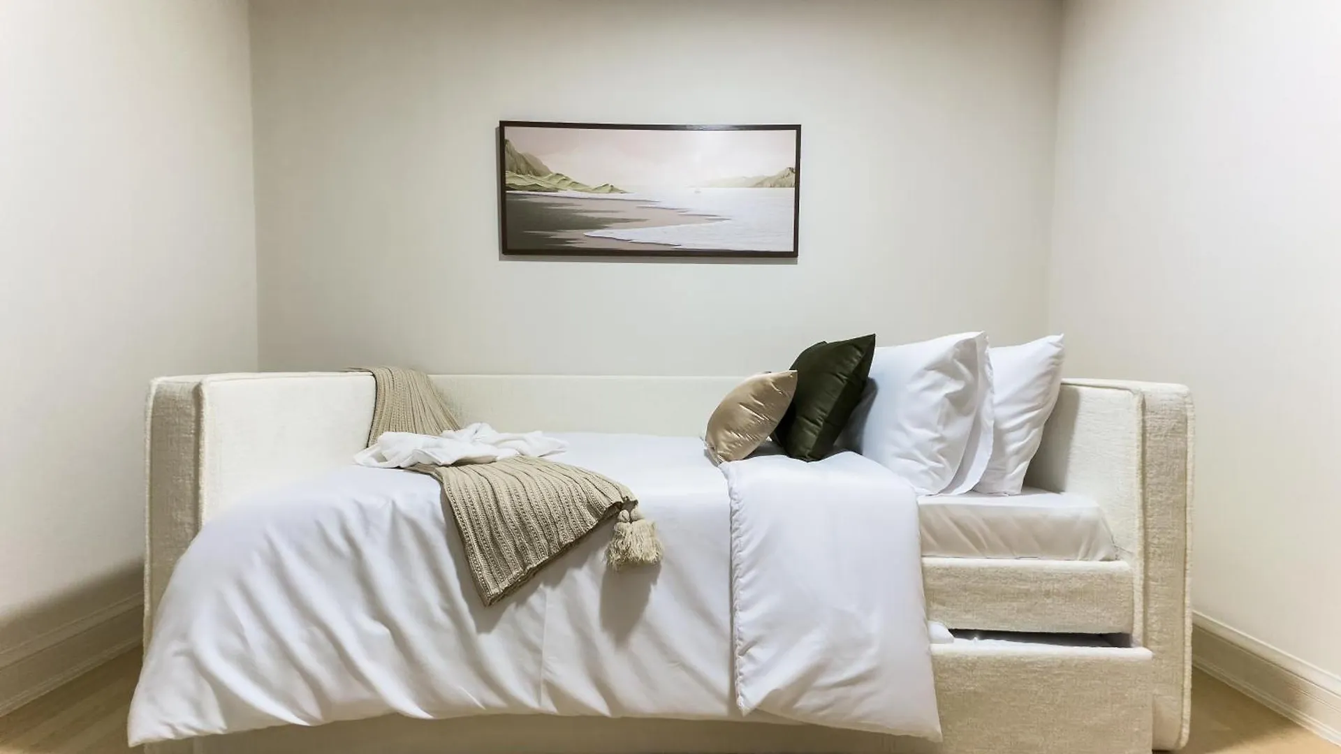 Apartment Naseem - Elegant 2Br Retreat With Balcony In Dubai Marina