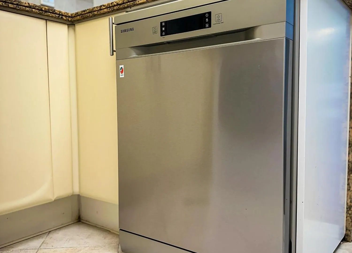 Naseem - Elegant 2Br Retreat With Balcony In Dubai Marina United Arab Emirates