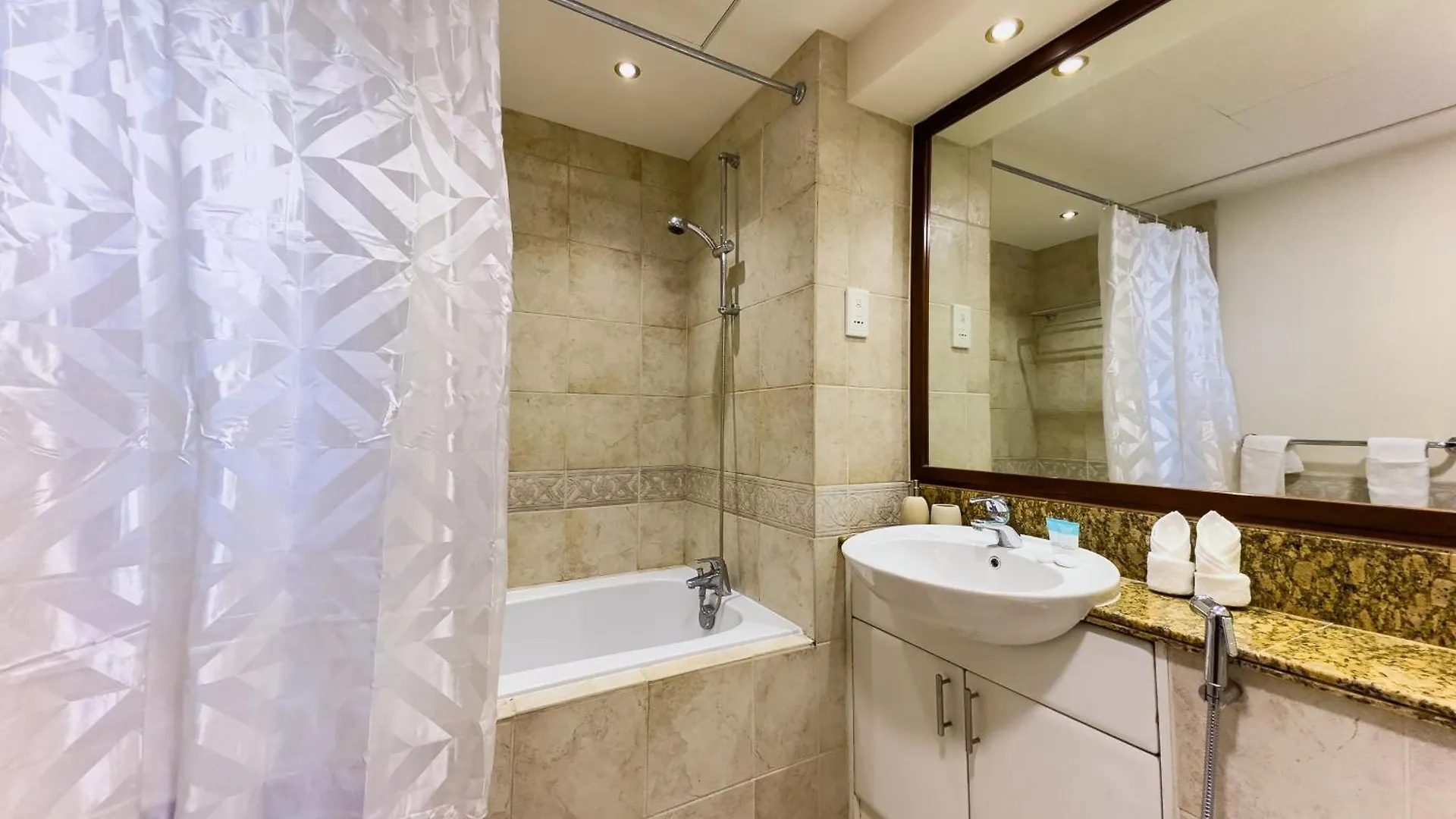 Naseem - Elegant 2Br Retreat With Balcony In Dubai Marina