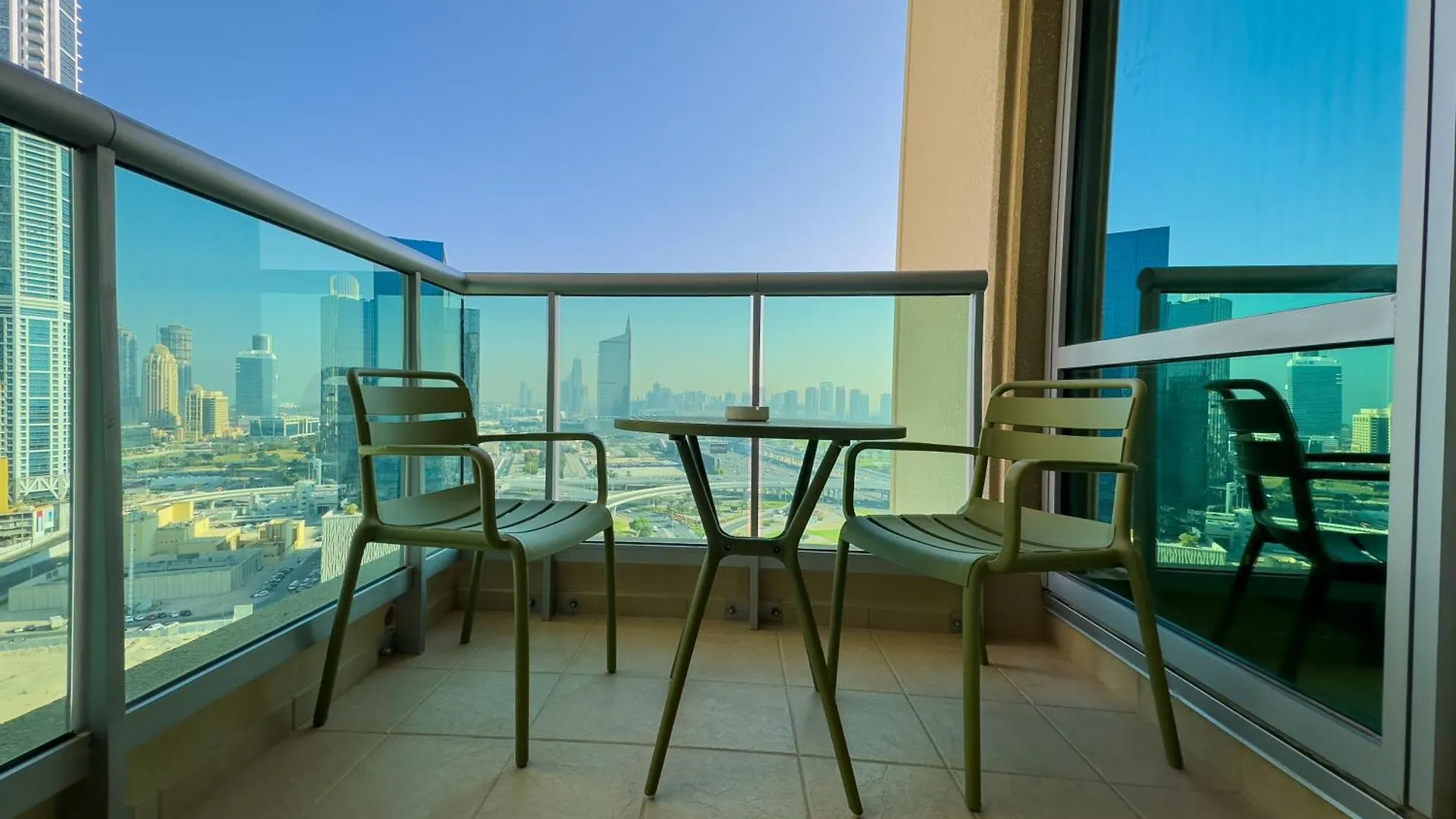Naseem - Elegant 2Br Retreat With Balcony In Dubai Marina United Arab Emirates