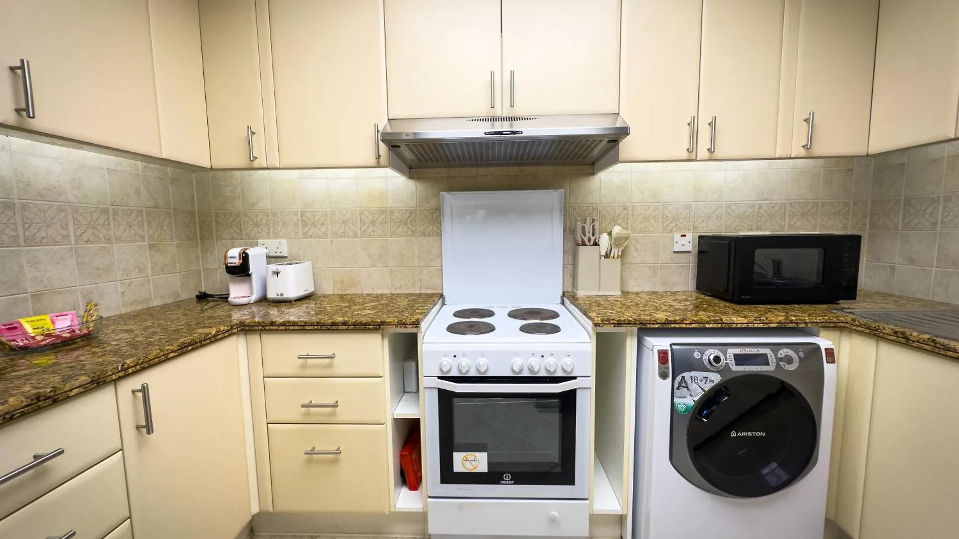 Naseem - Elegant 2Br Retreat With Balcony In Dubai Marina Apartment
